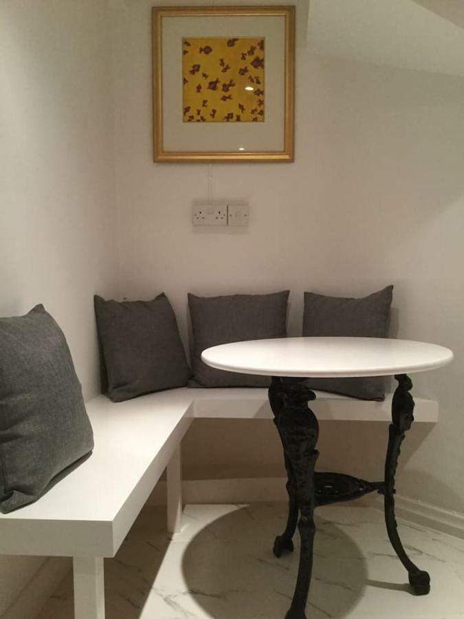 Beautiful 1Br Apartment In Historic St Aubin House 외부 사진